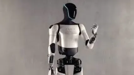 ایلان ماسک از ربات کنگ‌فوکارِ خود رونمایی کرد