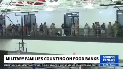 تعطیلی دولت آمریکا، نظامیان را به صف غذا کشاند!