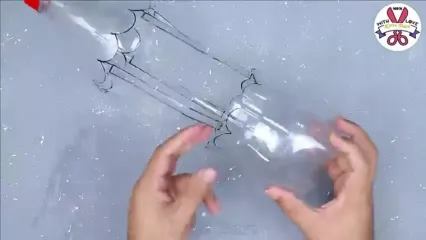 ببنیید| نوه ساخت گلدان آویز ساده با بطری پلاستیکی به روش استاد بنگلادشی