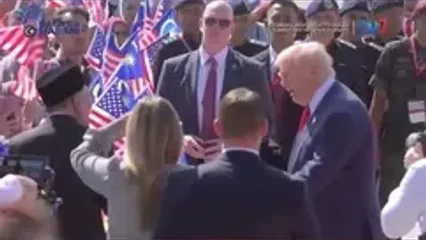 رقص ترامپ در بدو ورود به کوالالامپور