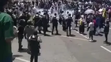 حمله پلیس اکوادور به معترضان با گاز اشک آور