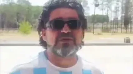 رونمایی از بدل مارادونا در تخت جمشید!