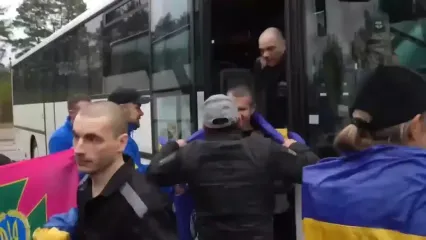 ببینید؛ تصاویری از تبادل اسرا میان روسیه و اوکراین