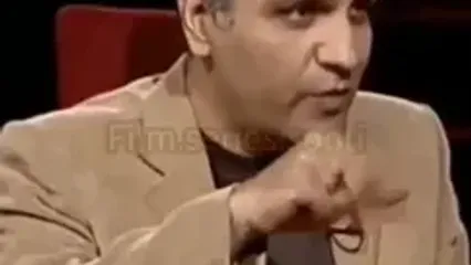 یک پیرزن به مهران مدیری در کنسرتش : پسرم دیگه نخون ... این چیه ... برو دنبال همون بازیگریت .../ قشنگ یجوری گفت صدات اصلا ... / مدیری فقط ....