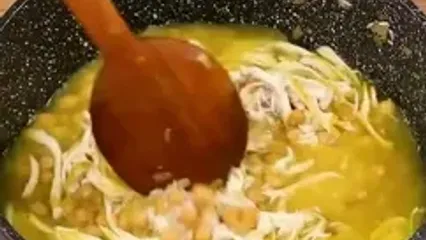 غذای محلی با نخود و برنج و گوشت