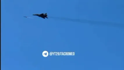 فیلم شلیک موشک ضد رادار هارم آمریکایی از میگ ۲۹ فالکروم نیروی هوایی اوکراین