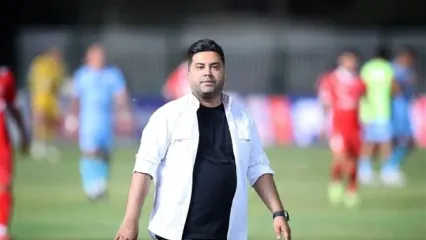 مربی ایرانی از روی ویلچر هم ول کن داور نیست!