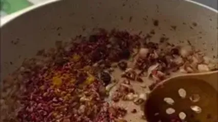 طرز تهیه غذای شمالی به اسم بادمجون کبابی شکم پر