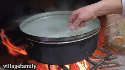 غذای روستایی در ایران؛ پخت خورشت بادمجان سنتی توسط زوج روستایی