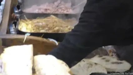 ببییند| غذای خیابانی در لهستان؛ تهیه محبوب ترین ساندویچ گوشت در کراکوف