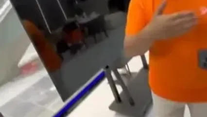 شگفت زده شدن یک آمریکایی از دیدن پاهای رباتیک در چین