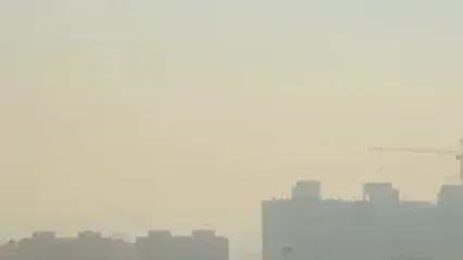 کنایه عباس جمشیدی‌فر به آلودگی تهران؛ چرا برج میلاد رو برداشتید؟