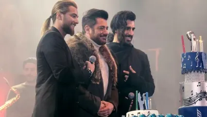 فیلم حضور جذاب بازیگران و مشهورهای ایرانی در کنسرت محمدرضا گلزار/ ترلان پروانه، منوچهر هادی، بهاره کیان افشار، ساره بیات، یکتا ناصر و...