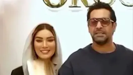 اولین عاشقانه‌ دلنشین متین ستوده و کامران تفتی تازه عروس داماد بین مردم / داماد چقدر زیبا به متین خانوم گرمای عشق میده ...