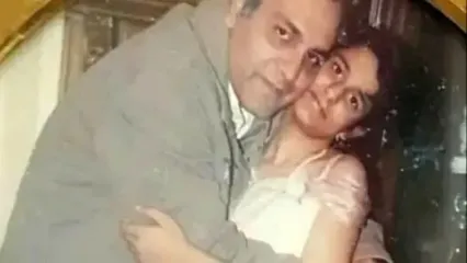 نگاهی به عکس نوستالژی جشن عروسی مهران مدیری که روش خاک نشسته بود/ خبری از مراسم لاکچری روی کشتی تفریحی در دبی نبود به جاش...