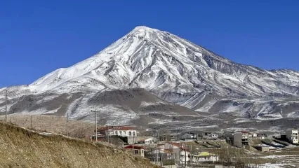 اولین برف بالاخره روی قله دماوند نشست