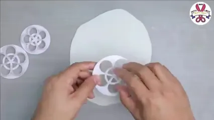 آموزش درست کردن گلدان با بطری پلاستیکی و سیمان سفید به روش هنرمند بنگلادشی