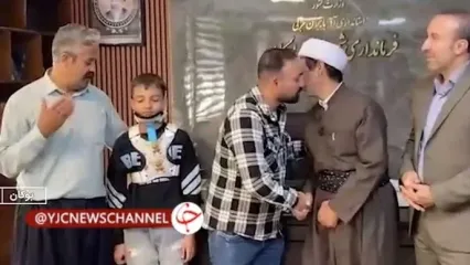 ناظم و دانش‌آموز بوکانی با یکدیگر آشتی کردند