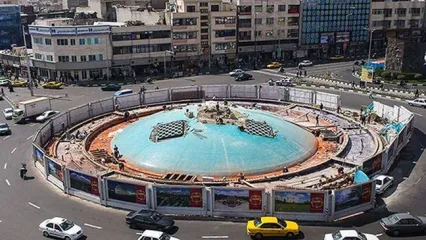 رونمایی از مجسمه جدید میدان انقلاب