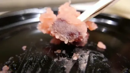 غذای خیابانی در ژاپن؛ تهیه شیرینی های سنتی به شکل های مختلف در توکیو