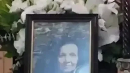 حضور دلگرم کننده بازیگران سریال پایتخت و لیسانسه‌ها در مراسم ختم پ مادر ریما رامین‌فر و مادرزن امیر جعفری / روحش شاد