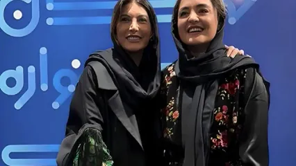 قاب صمیمی نرگس محمدی و فریبا نادری در پردیس ملت