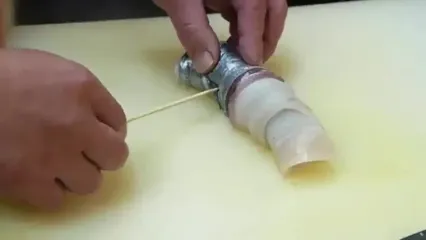 غذای خیابانی در ژاپن؛ برش ماهرانه ماهی ماکرل و تهیه 2 نوع غذا با آن در اوکیناوا