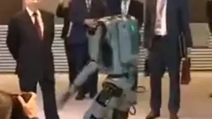 رقص ربات برای پوتین در مسکو
