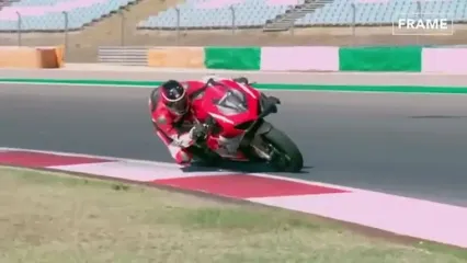 مراحل ساخت موتور سیکلت قدرتمند و اسپرت دوکاتی سوپرلجرا در ایتالیا