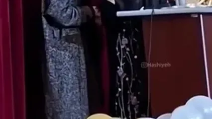 اشک شوق بهنوش طباطبایی در جشن فارغ التحصیلی دکترا