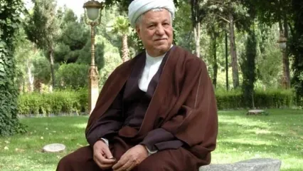 فارس: پوشش هاشمی رفسنجانی در استخر، خاص بود!