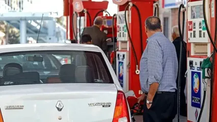 داستان تلخ افزایش قیمت بنزین در ایران / مقام مسئول نمی دانست جایگاه ها خصوصی هستند