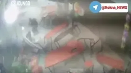 تصادف وحشتناک ماشین سمند با مغازه فلافلی در بندرعباس