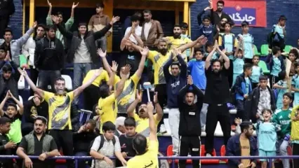 فحاشی بازیکنان لیگ برتری به لیدرهای زن به کتک‌کاری کشید