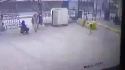 لحظه انفجار در مقر نظامی پیشاور پاکستان