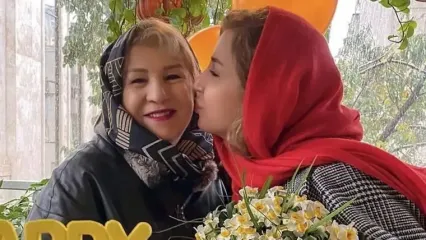 گریه های تلخ شبنم قلی خانی بر سر خاک مادرش دل میلیون ها انسان را به درد آورد/ دلم میخواد بغلت کنم اما با اینهمه خاک چه کنم؟