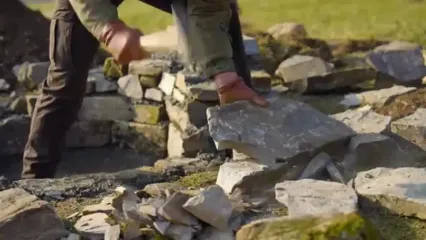 غذای روستایی در آذربایجان؛ کباب کردن ماهی کپور شکم پر در طبیعت