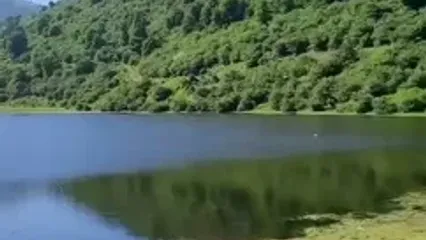 فیلم مناظر آرامش‌بخش دریاچه شوک در رودسر