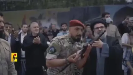 تصاویری از شهید علی الطباطبائی در کنار شهید صفی‌الدین