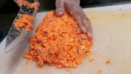 غذای خیابانی در آمریکا؛ مرغ سوخاری، وافل و کیک ماهی سالمون در شیکاگو