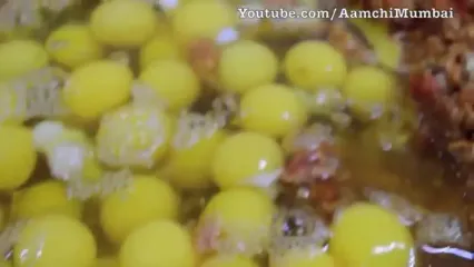 غذای خیابانی در هند؛ پخت املت سنتی با 240 تخم مرغ، سبزیجات و کره در بمبئی