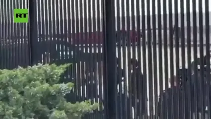 لحظه ورود عجیب جولانی به کاخ سفید