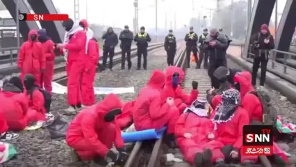 اعتراض حامیان فلسطین در آلمان با بستن ریل قطار بندری