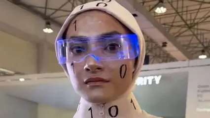 یک خانم ربات ایرانی، خاورمیانه را انگشت به دهان کرد!