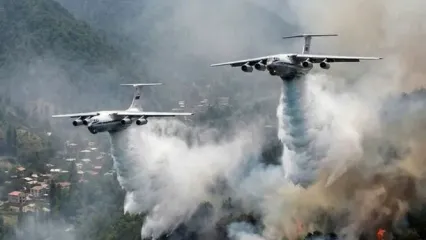 تخلیه 40 تن آب توسط ایلوشین بر فراز حریق جنگل الیت