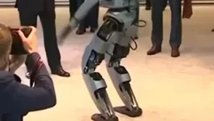 رقص حرفه ای جلوی پوتین خبرساز شد