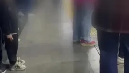 نقص فنی قطار متروی تهران در خط یک / مسافران در ایستگاه هفتم تیر تخلیه شدند