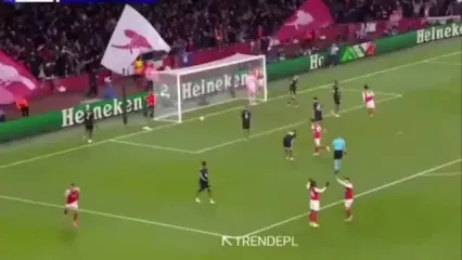 گل دوم آرسنال به بایرن مونیخ توسط نونی مادوئکه