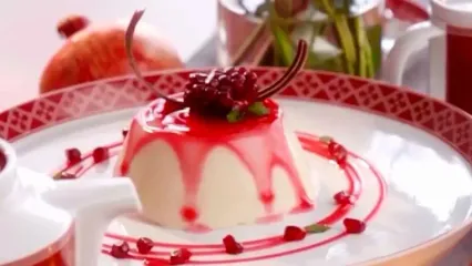 پاناکوتای وانیلی با سس انار دسر شب یلدای امسال