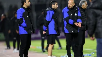 طوفان شبانه مربی استقلال: داوران قهرمانی را به پرسپولیس می‌دهند